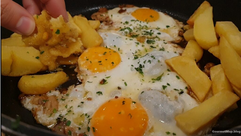 gourmetmap-Mojando pan en los huevos