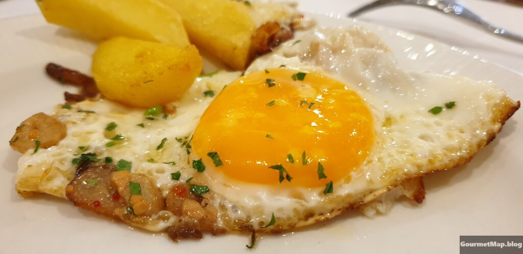 gourmetmap-huevos fritos sobre el ajillo del bogavante